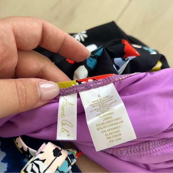 Anne Cole Women's Size 6 Ditsy Floral High-Neck One-Piece Swimsuit Black - Picture 8 of 10